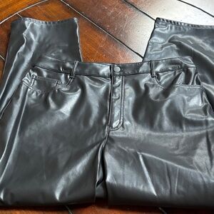 Worthington Black Straight Ankle Pants